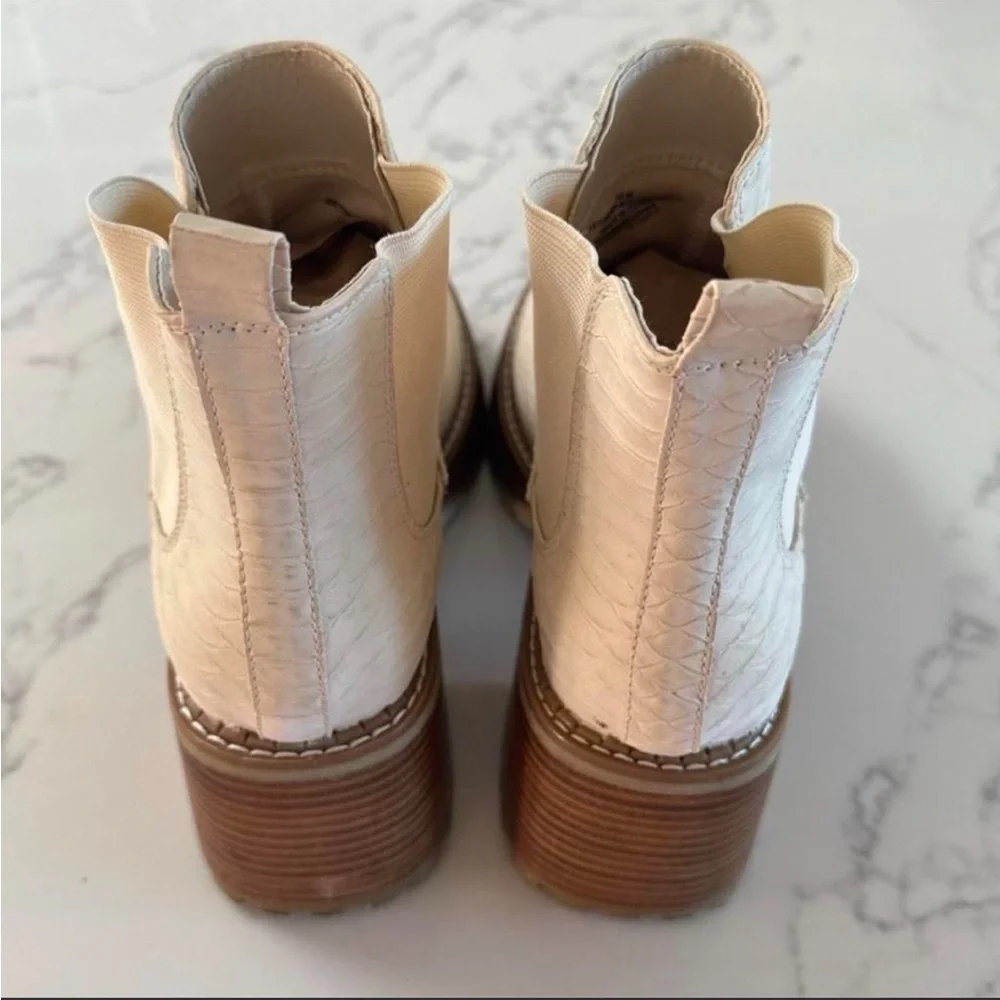 MIA Alejandro Snake Platform Chelsea Ankle Boot - Ivory - Size 10